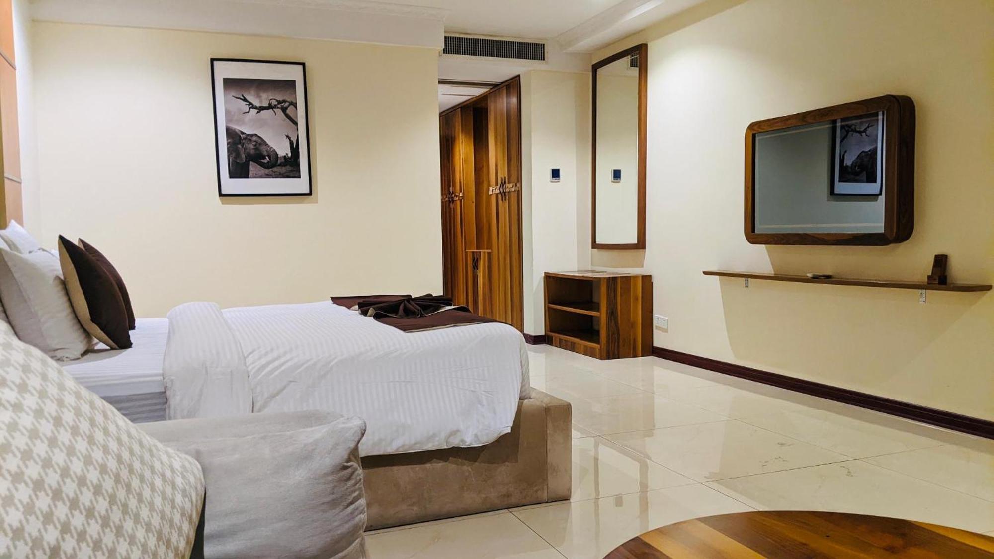 Summerset Continental Hotel Maitama By T E L E Hospitality Абуджа Экстерьер фото